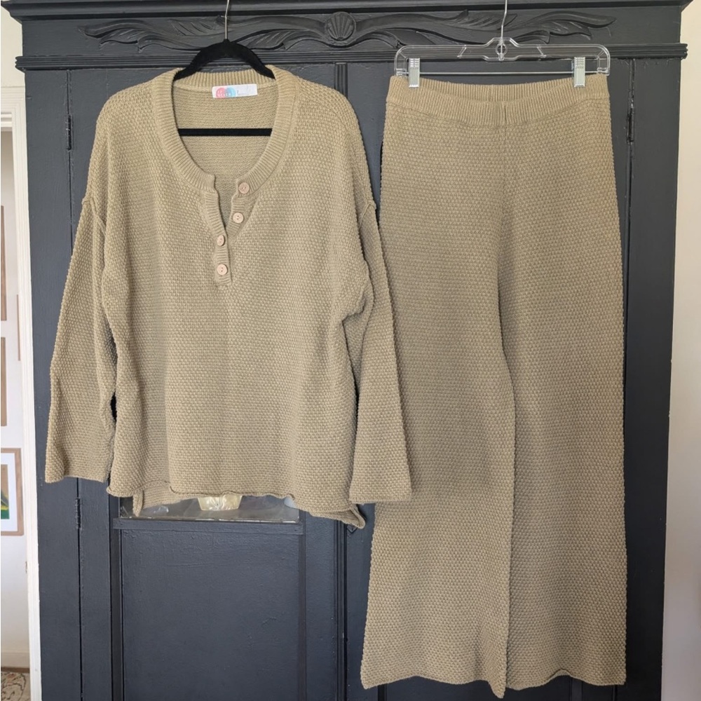 Free People Hailee sweater set.  Size Small, new without tag, dried moss